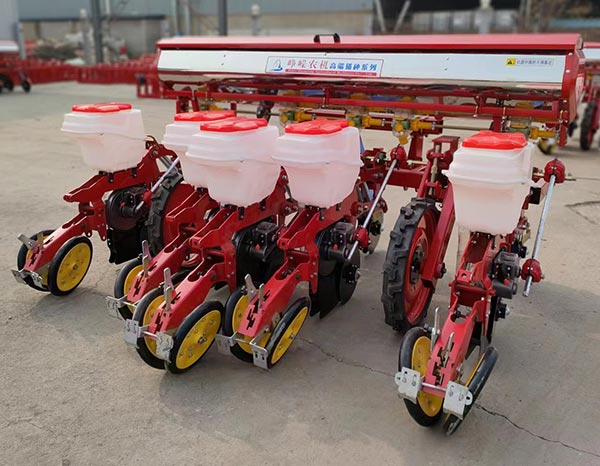 2BYDF-23  玉米大豆復合施肥播種機后面機型展示